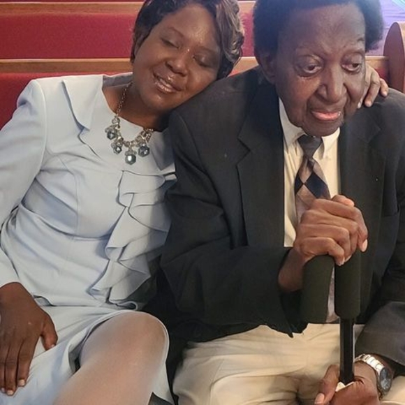 Meet your Posher, Denise - Picture 1 of 1